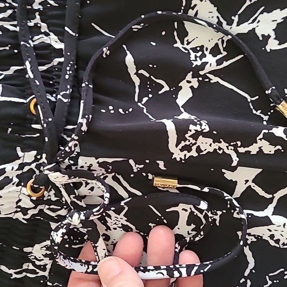 Calvin Klein jumpsuit featuring a black and white abstract pattern size 1X - Picture 8 of 10